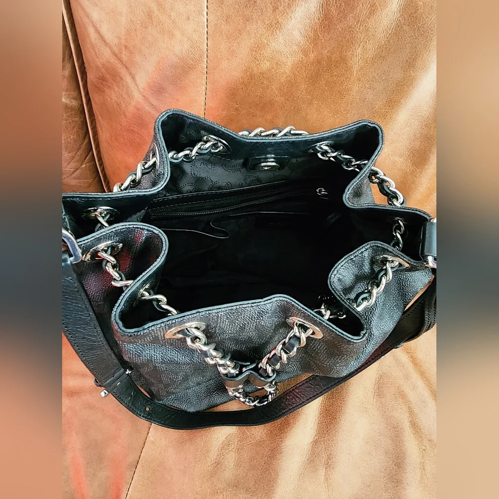 Michael Kors Frankie Large Drawstring Bag - Picture 5 of 5